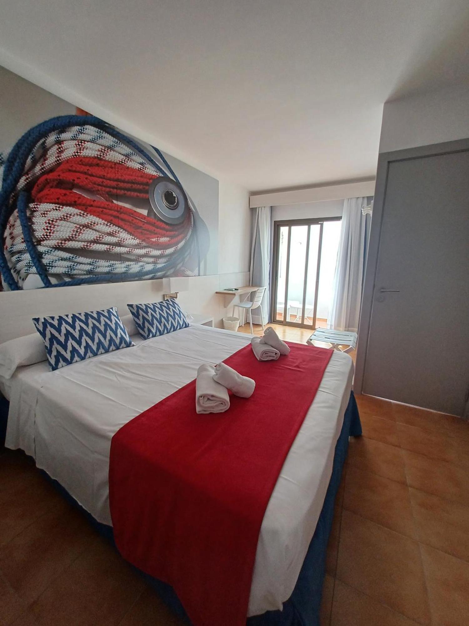 Hostal Cala Ratjada Eksteriør billede