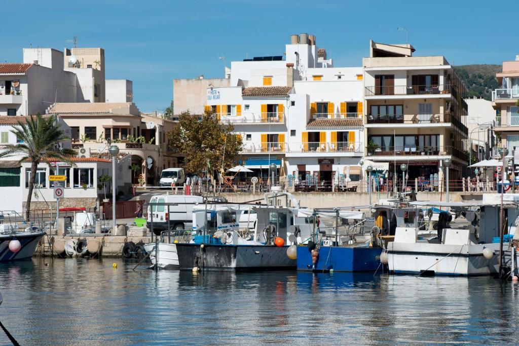 Hostal Cala Ratjada Eksteriør billede
