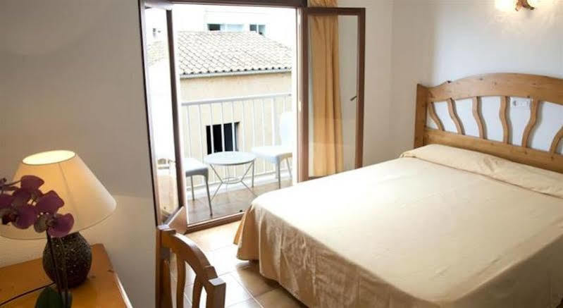 Hostal Cala Ratjada Eksteriør billede