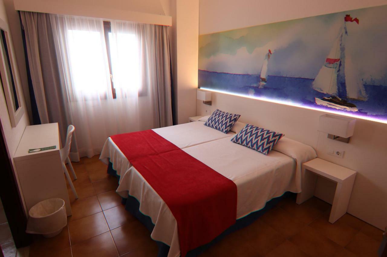Hostal Cala Ratjada Eksteriør billede